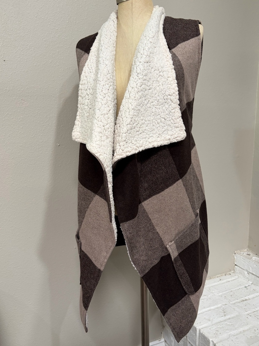 Paper Crane Brown & Cream Plaid Sherpa Vest